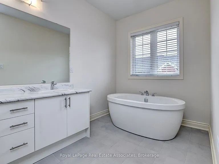 34 Attwater Dr E — Photo 28