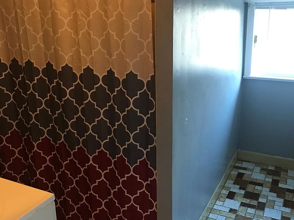 Bathroom bathroom