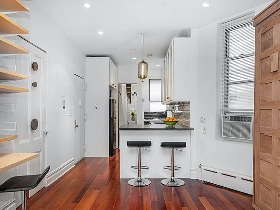 4th image of 630 E 14th St APT 11