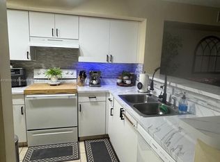 11155 SW 5th Pl APT 104, Hollywood, FL 33025
