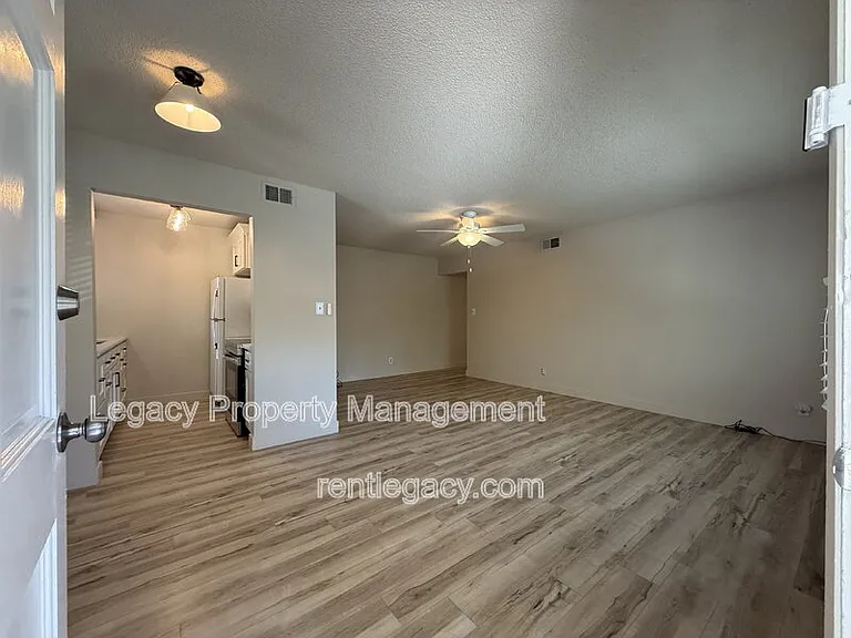 5174 Connecticut Dr #4 — Photo 2