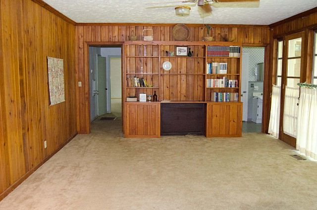 2nd image of 904 3rd St SW