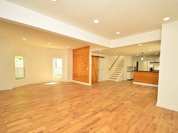 5th image of 1800 W 45th St