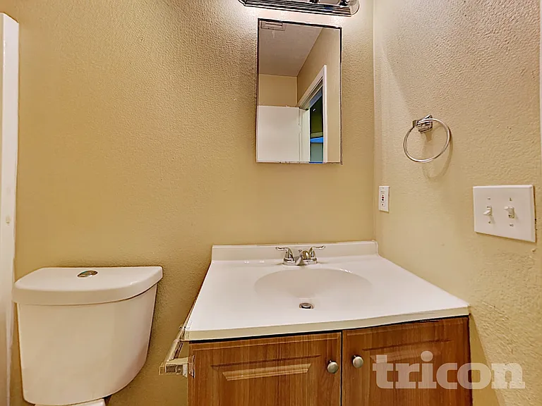 11514 W Wethersfield Rd — Photo 14