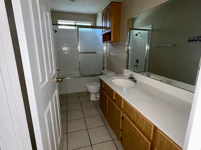 1904 Hollow Ridge Dr — Photo 13