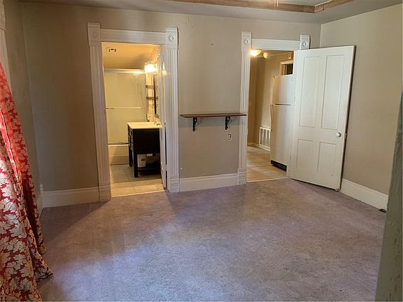 5th image of 524 Steele Ave