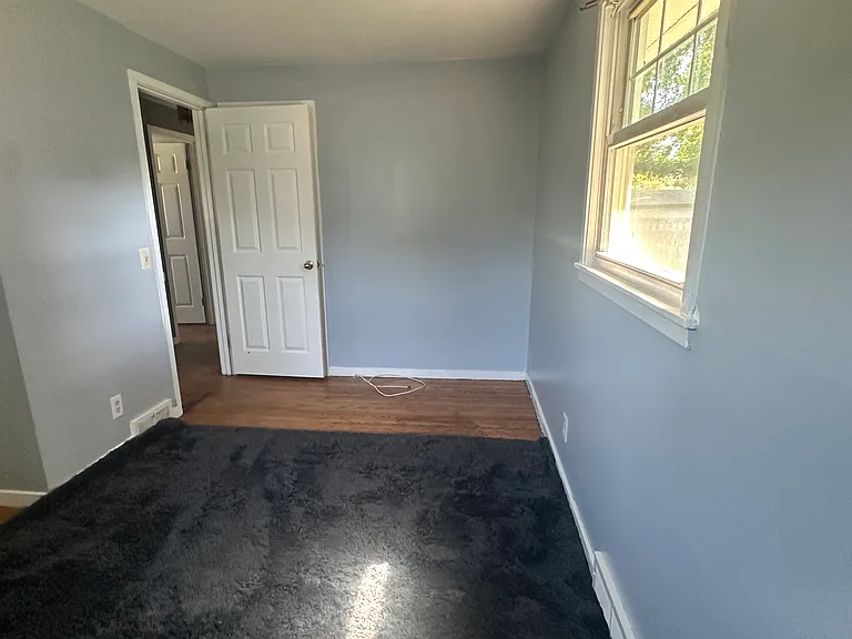 Sutorius Dr — Photo 17