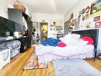 Rented by RELEASE NY