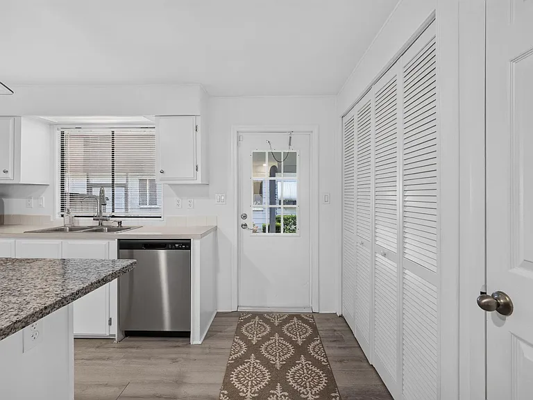 7640 SE Shenandoah Dr — Photo 15