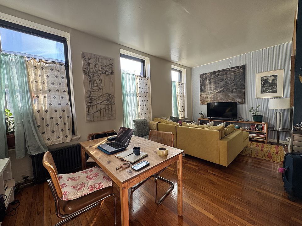 1st image of 590 Franklin Ave APT 3