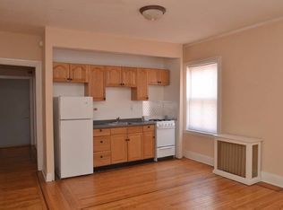 2116 Walnut St APT 3R, Philadelphia, PA 19103