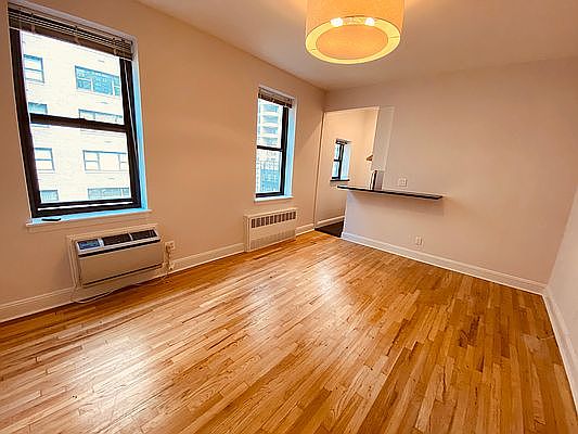 1st image of 370 E 69th St APT 6C