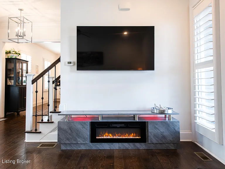9507 Civic Way — Photo 9