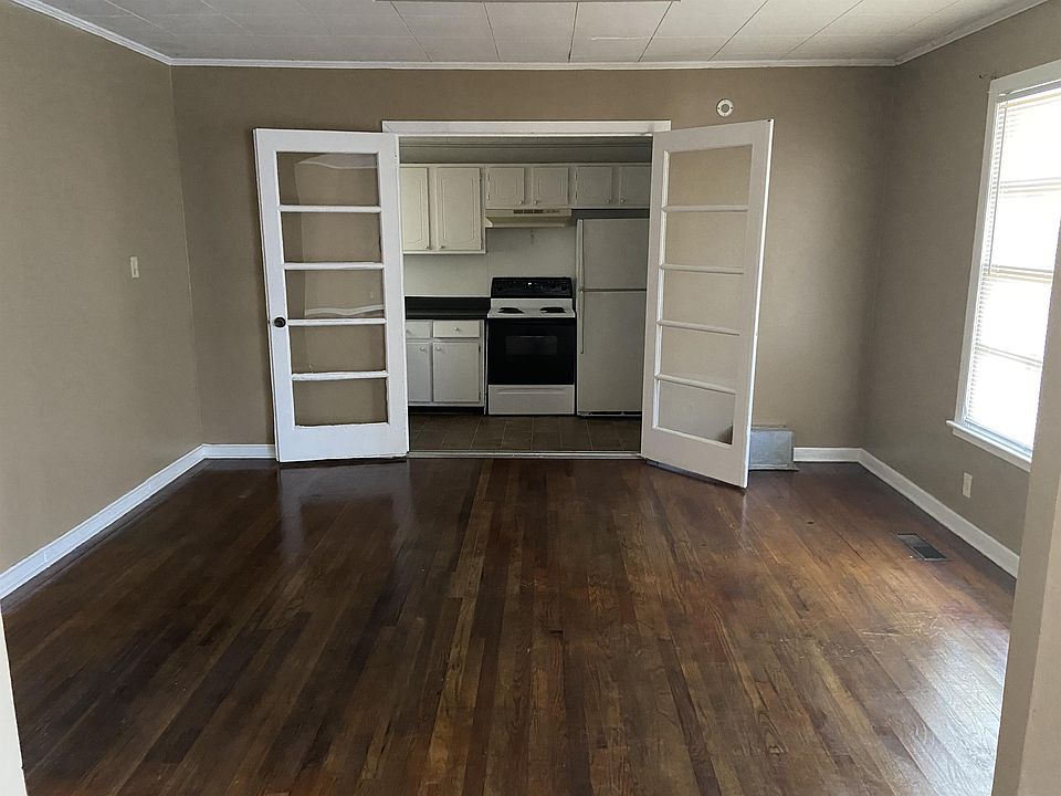 1st image of 1610 E Park Ave APT A