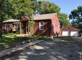 1220 SE 23rd St, Topeka, KS 66605