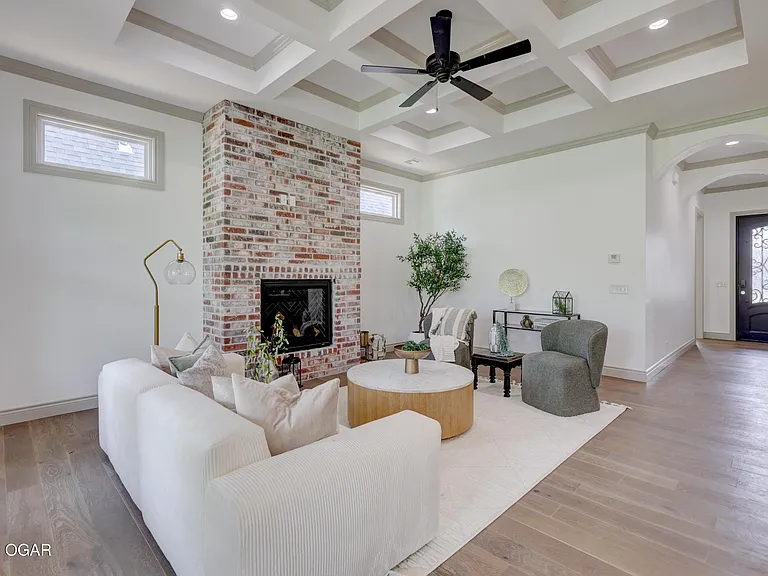 2520 S Cleveland Ave — Photo 5