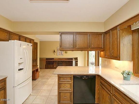 5th image of 2069 Wolfboro Dr SE