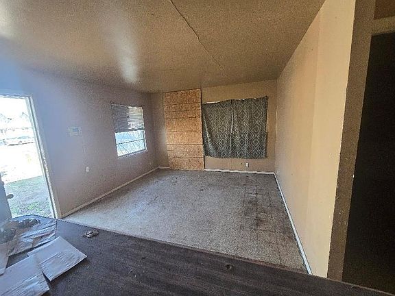 3rd image of 4146 Tamarak Dr