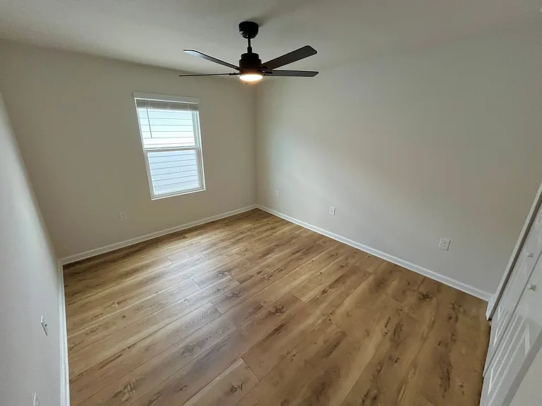 406 Sofia Ln — Photo 14