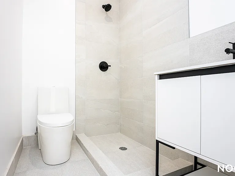 589 Knickerbocker Ave #2 — Photo 11