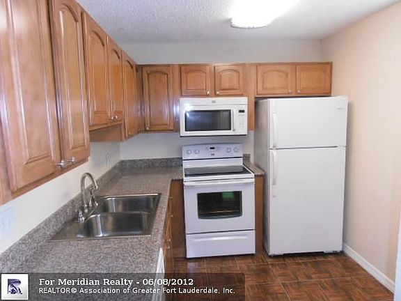 3rd image of 9460 Live Oak Pl APT 106