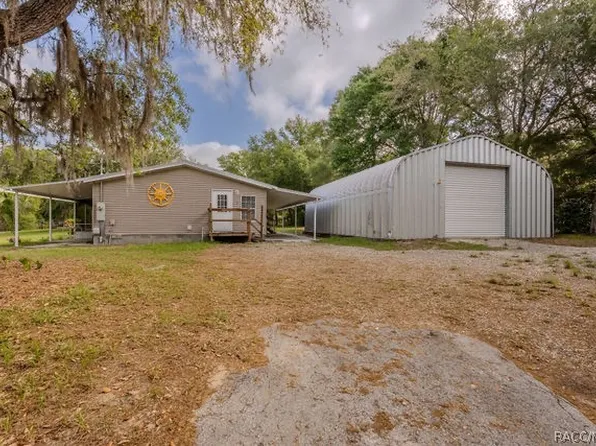 51 Palm Dr, Inglis, FL 34449