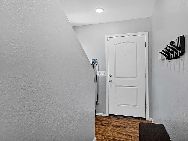 30517 N Oak Dr — Photo 4