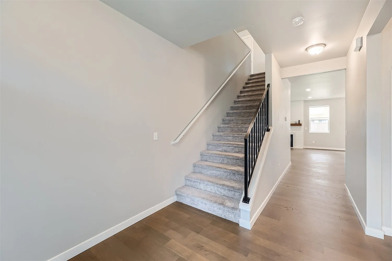 5 bed, 2622 sqft, $4,050 — Photo 4
