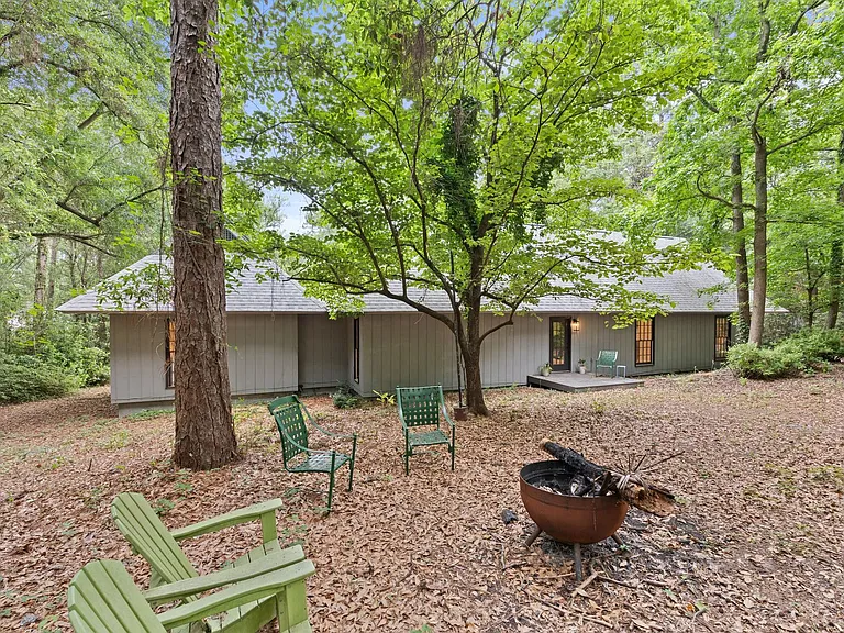 211 Wendwood Dr — Photo 36