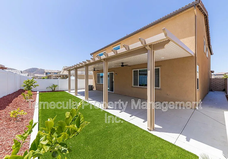 1816 Tapaderos St — Photo 20