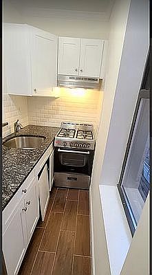 1st image of 142 E 33rd St #4S