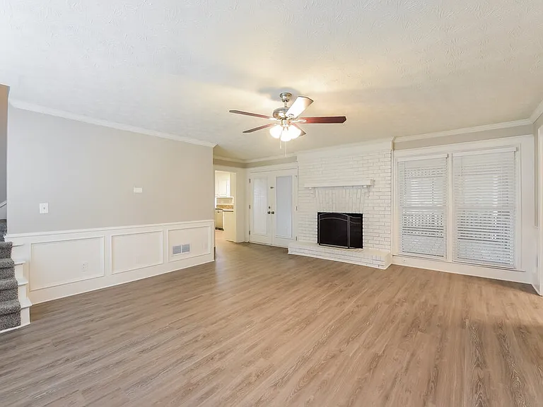 231 Amsterdam Dr SW — Photo 5