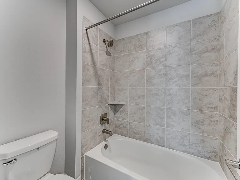 9522 Rialto Creek Dr — Photo 38