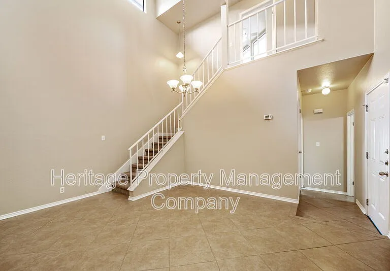 1932 Broken Oak St — Photo 11