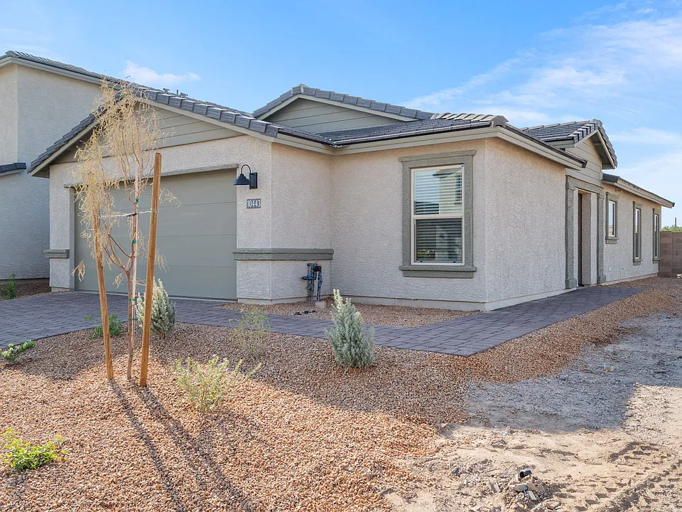 10443 W Guildford Ln