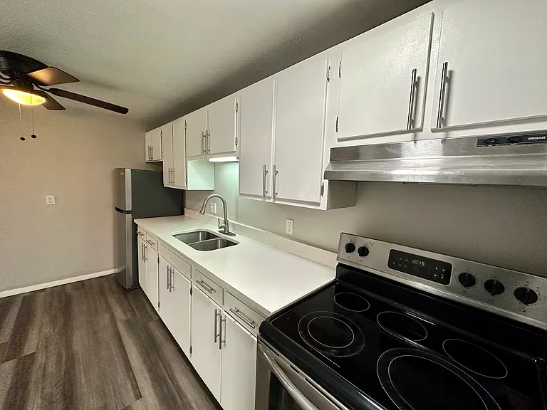 660 S Shore Ct #660 — Photo 9