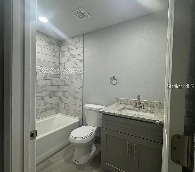 1916 Verano Dr #1916B — Photo 9