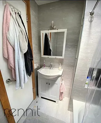 Rented by Rennit Inc. | media 22