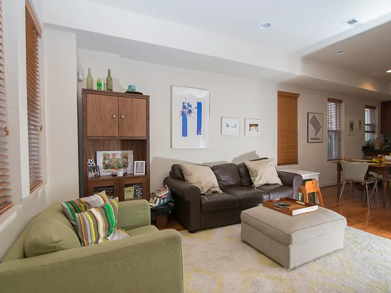 340 Oakdale Pl NW — Photo 3