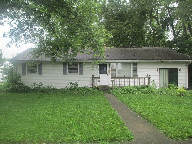 1st image of 9 Roanoke Dr