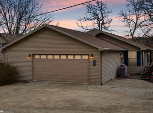 206 Horseshoe Dr, Montezuma, IA