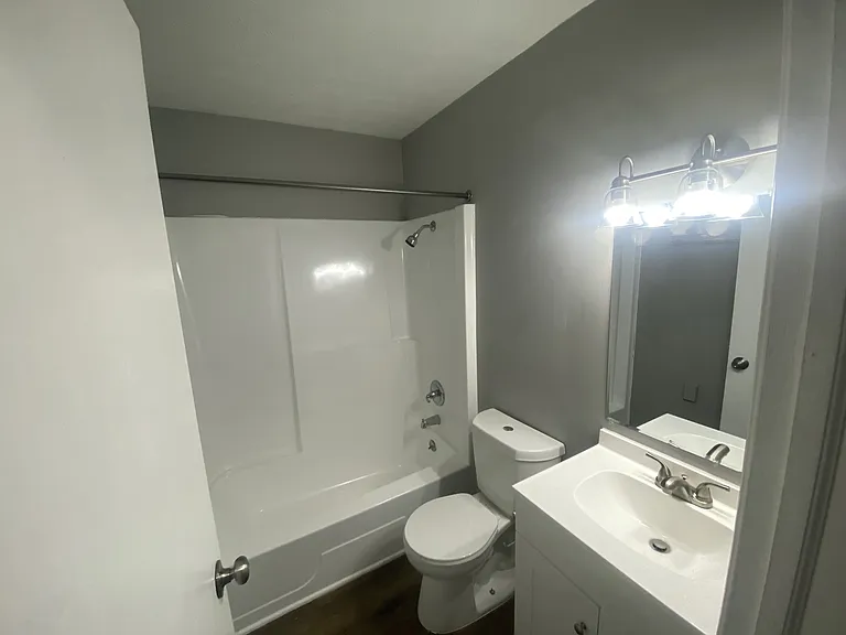 100 Hayes Ct — Photo 8