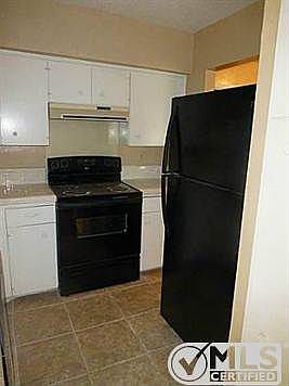 5th image of 411 Cliff Dr