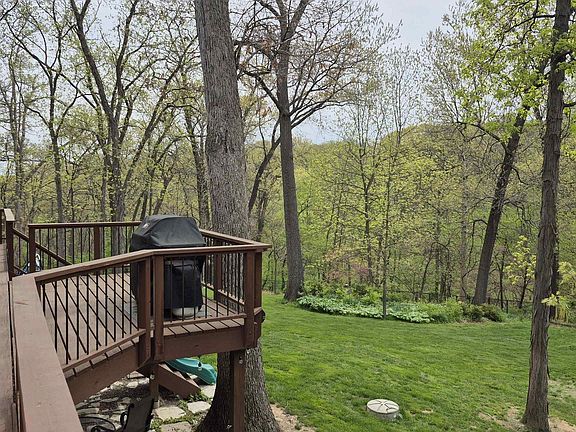 4th image of 20 Birchwood Dr