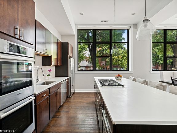 4th image of 544 N Paulina St #1