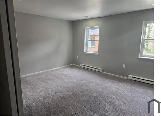 2 bed, 700 sqft, $2,400 — Photo 3