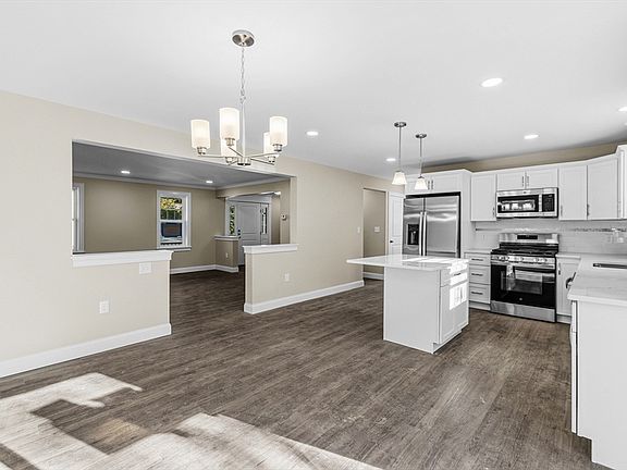 4th image of 1001 Bay St