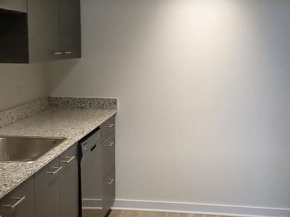 5th image of 126 W Chicago Ave #1205