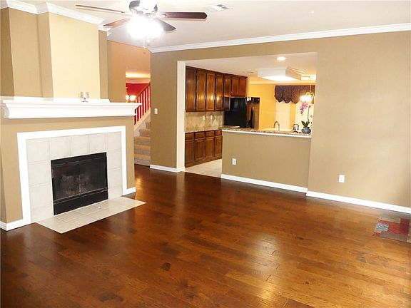 3rd image of 1286 Bradford Dr