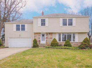 4924 Karen Isle Dr, Richmond Heights, OH 44143